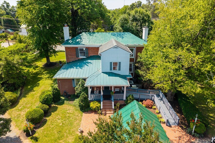 More Photos Of 252 David Bruce Ave, Charlotte Court House Hospitality For Sale