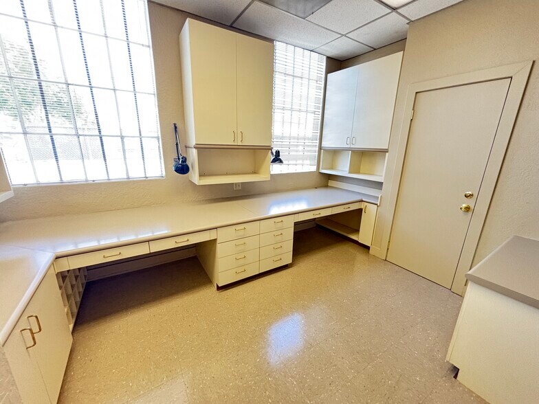 More Photos Of 1731 Leslie St, San Mateo Warehouse For Lease