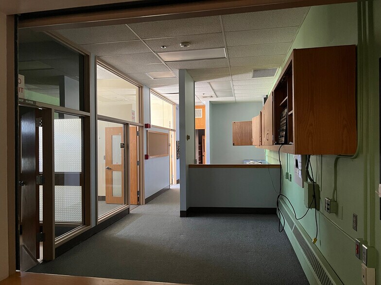 More Photos Of 1042 18th Ave SE, Minneapolis Schools For Sale