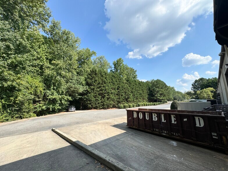 More Photos Of 1550 Oak Industrial Ln, Cumming Warehouse For Lease