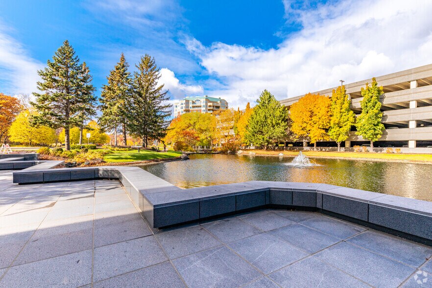 More Photos Of 8400 Normandale Lake Blvd, Bloomington Coworking Space