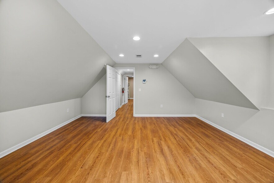 More Photos Of 275 E Henry St, Spartanburg Office Residential For Sale