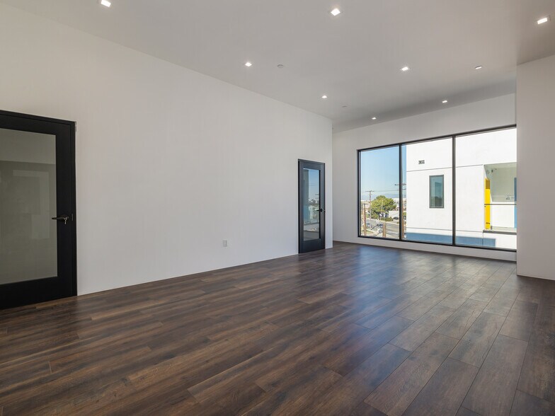 More Photos Of 507 S Douglas St, El Segundo Loft Creative Space For Lease