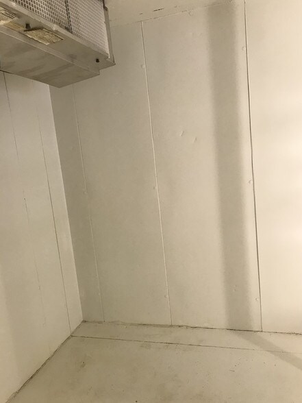 More Photos Of 7635 Ley Rd, Houston Freestanding For Sale