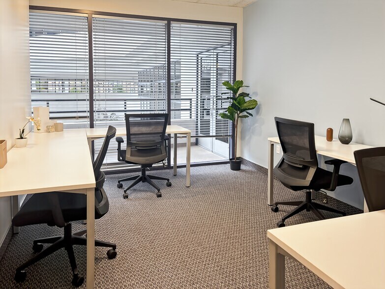 More Photos Of 2790 Skypark Dr, Torrance Coworking Space