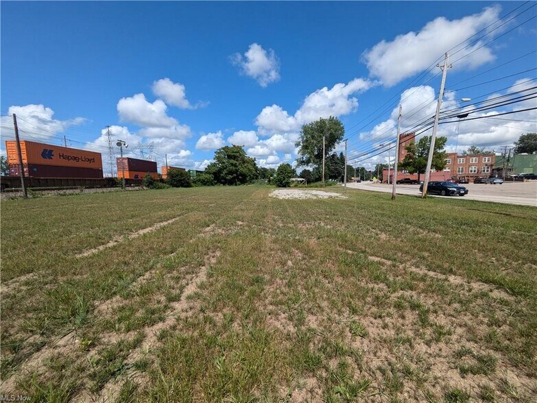 More Photos Of 8455 Station St, Mentor Restaurant For Sale