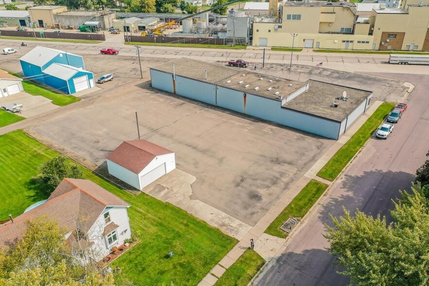 More Photos Of 206 N Highway Ave, Blooming Prairie Service For Sale