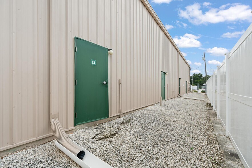 More Photos Of 743 Wesley Ave, Tarpon Springs Warehouse For Lease