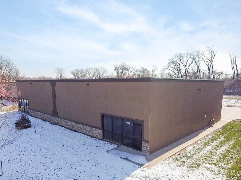 More Photos Of 11021 Kaw Dr, Edwardsville Industrial For Lease