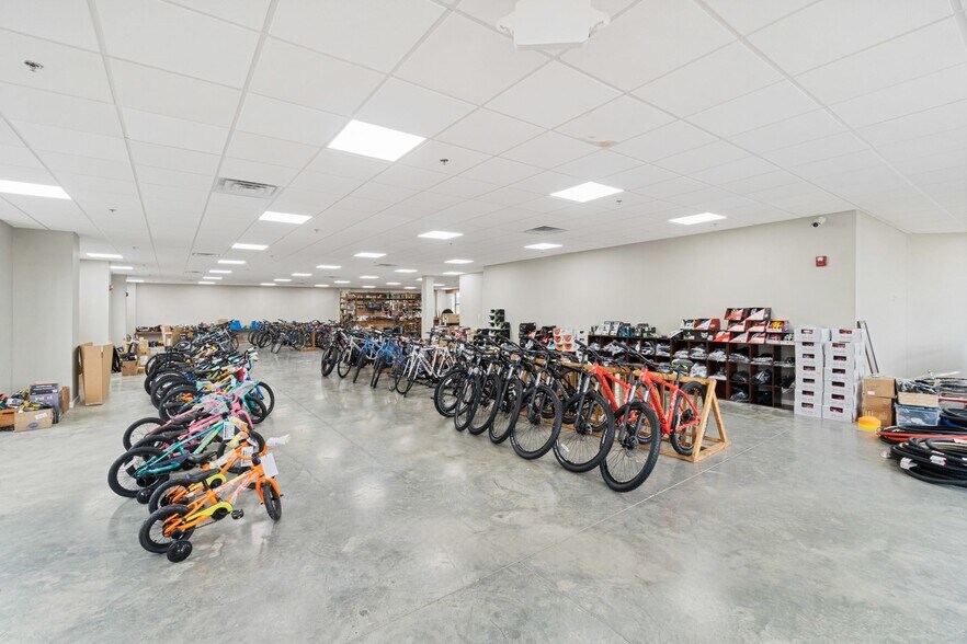 More Photos Of 2302 Turnpike St, North Andover General Retail For Sale