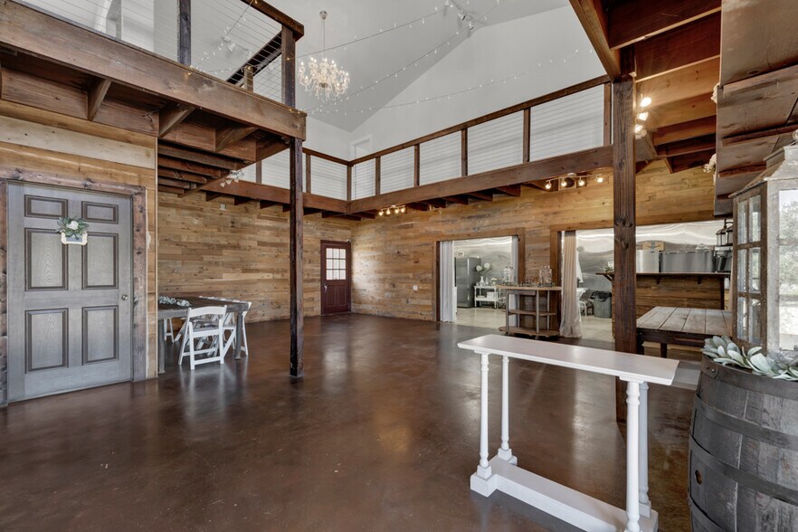 More Photos Of 7250 Fm 306, New Braunfels Freestanding For Sale