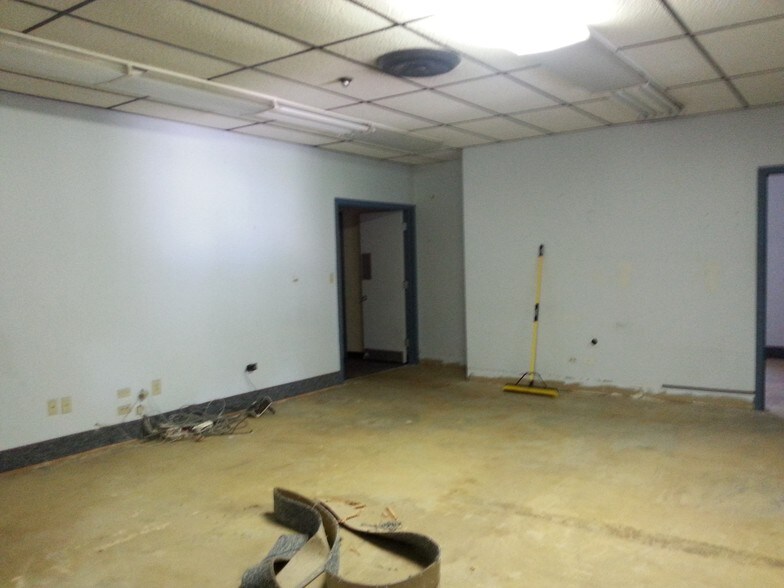 More Photos Of 5520 McDermott Dr, Berkeley Warehouse For Sale