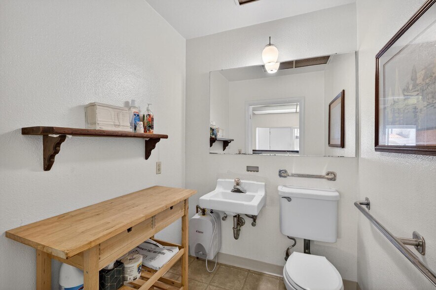 More Photos Of 249 E Redondo Ave, Long Beach Medical For Sale