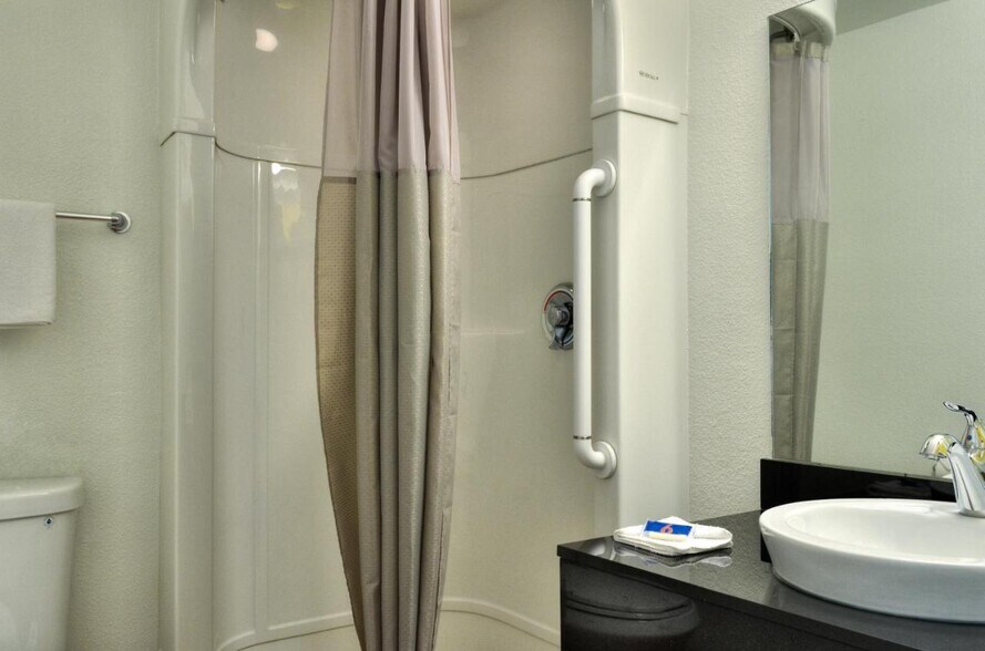 More Photos Of 12733 State Highway 33, Gustine Hotel For Sale