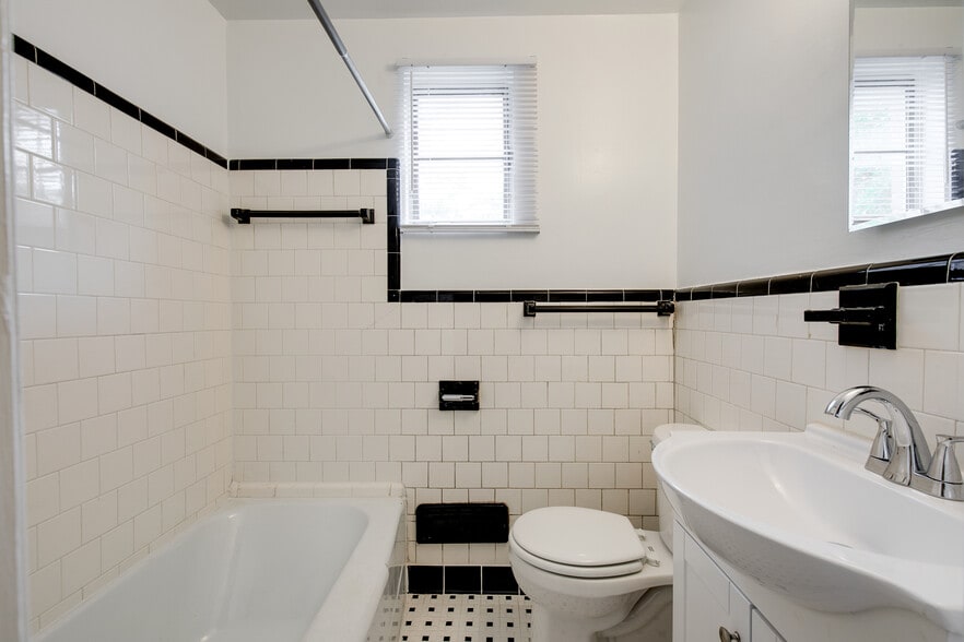 More Photos Of 3230 W Grace St, Richmond Apartments For Sale