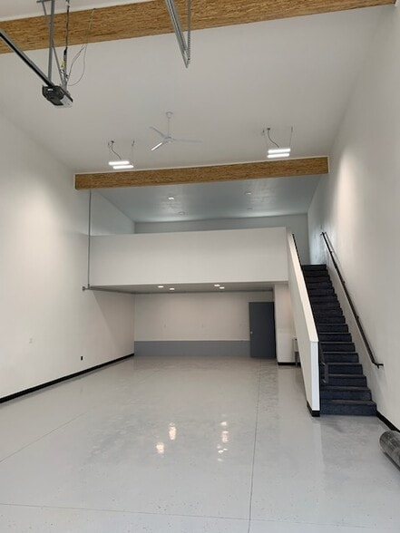 More Photos Of 6323 S Federal Way, Boise Industrial For Lease