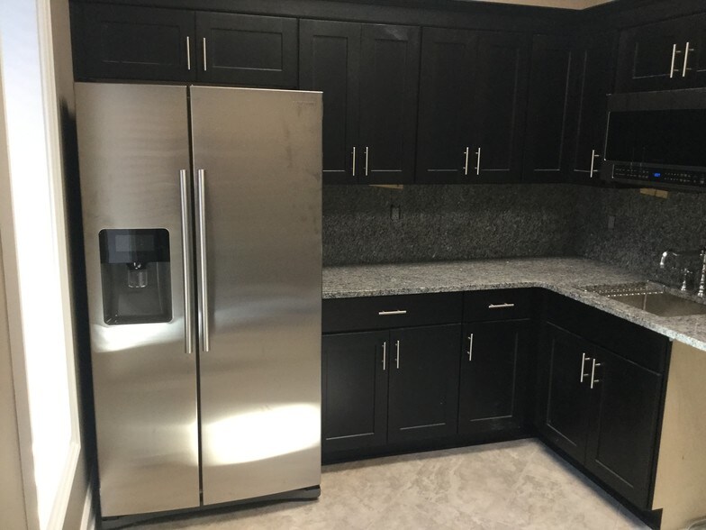 More Photos Of 2375 US Highway 78, Moody Office For Lease