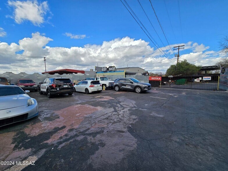 More Photos Of 1750 W Roger Rd, Tucson Auto Repair For Sale