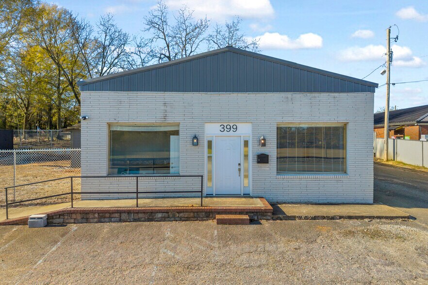 Primary Photo Of 399 S Elm St, Commerce Storefront For Sale