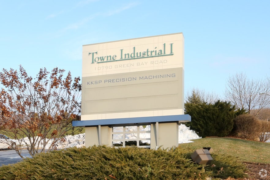 More Photos Of 10790 Green Bay Rd, Pleasant Prairie Warehouse For Sale