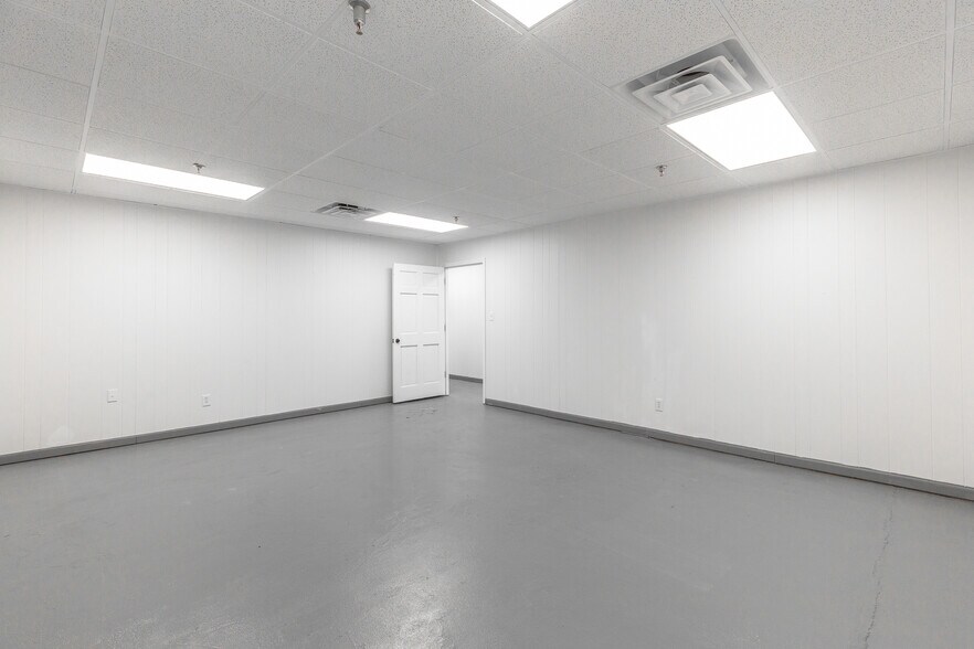 More Photos Of 3715 Calhoun Ave, Chattanooga Manufacturing For Lease