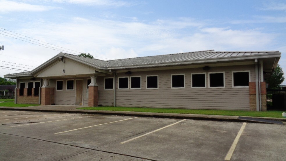 More Photos Of 5751 Blythewood St, Houston Unknown For Lease