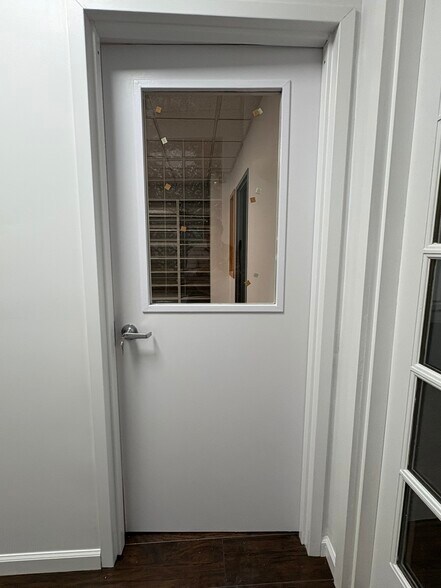 More Photos Of 271 Main St, Eastchester Light Distribution For Lease
