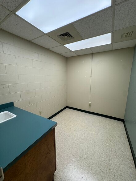 More Photos Of 407 N Salem Ave, Sumter Medical For Lease