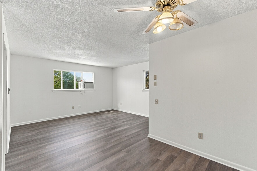 More Photos Of 1525 Pacheco St, Santa Fe Self Storage For Sale