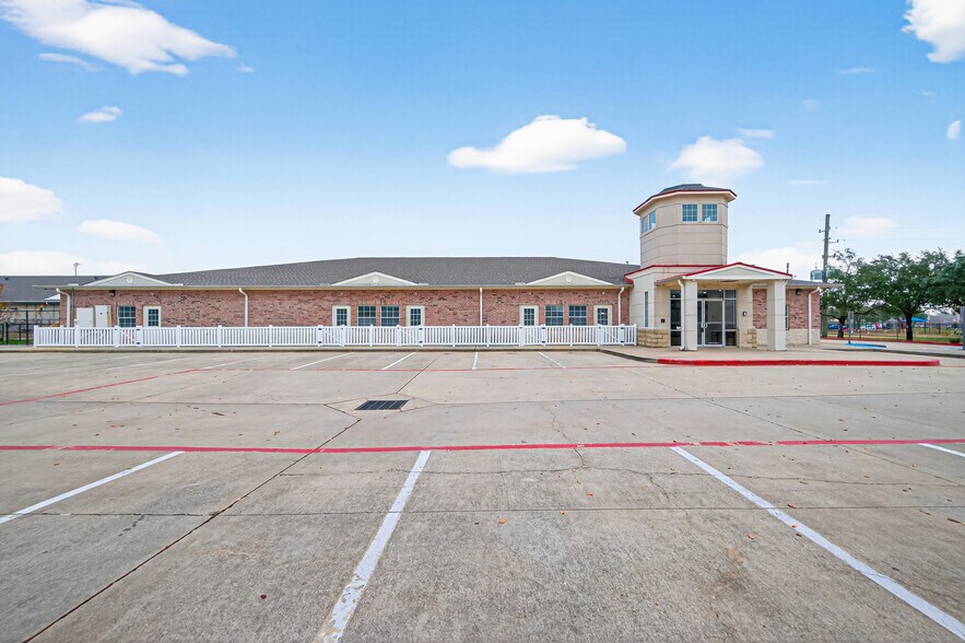 Primary Photo Of 8525 Queenston Blvd, Houston Freestanding For Sale