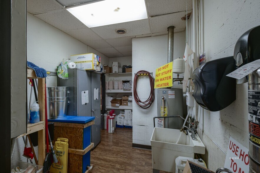 More Photos Of 1037 OH-7, Gallipolis Sports And Entertainment For Sale