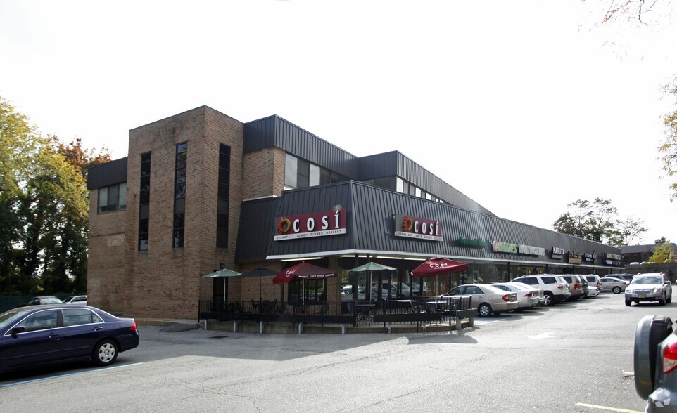 More Photos Of 77 Quaker Ridge Rd, New Rochelle General Retail For Lease