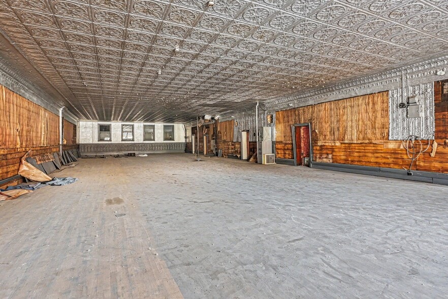 More Photos Of , Bay City General Retail For Sale
