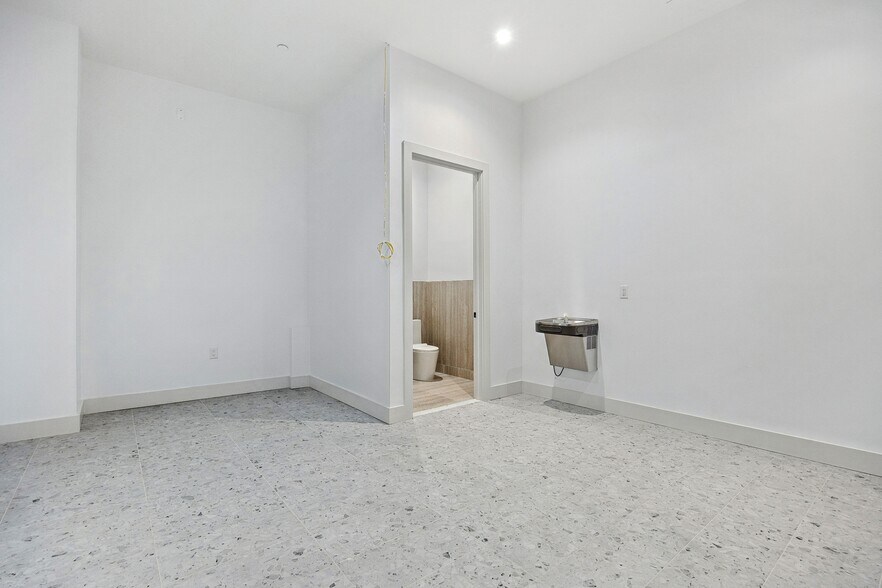 More Photos Of 2605 Snyder ave, Brooklyn Apartments For Lease