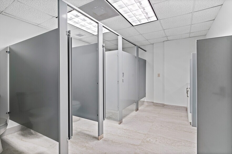 More Photos Of 555 S Andrews Ave, Pompano Beach Medical For Sale