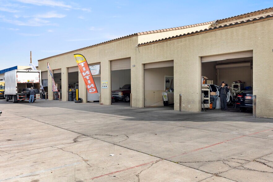 More Photos Of 2828 S Country Club Dr, Mesa General Retail For Sale