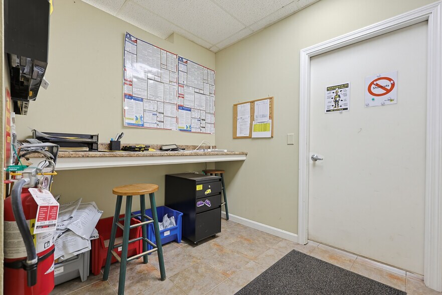 More Photos Of 24-26 Montauk Ave, New London Storefront Retail Residential For Sale