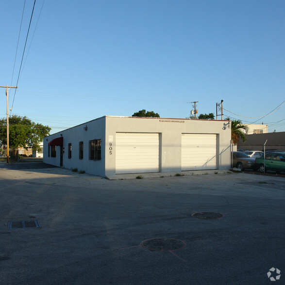 Primary Photo Of 905 NE 3rd Ave, Fort Lauderdale Light Manufacturing For Sale