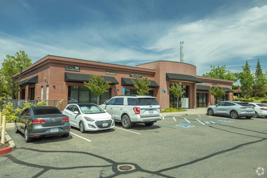 More Photos Of 750 Oak Avenue Pky, Folsom Office For Sale