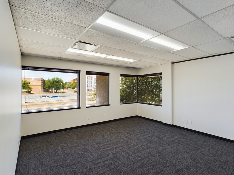 More Photos Of 17440 N Dallas Pky, Dallas Loft Creative Space For Lease
