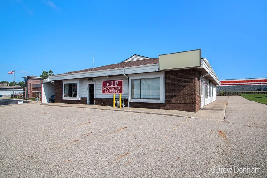 More Photos Of 845 4 Mile Rd NW, Grand Rapids Storefront Retail Residential For Sale