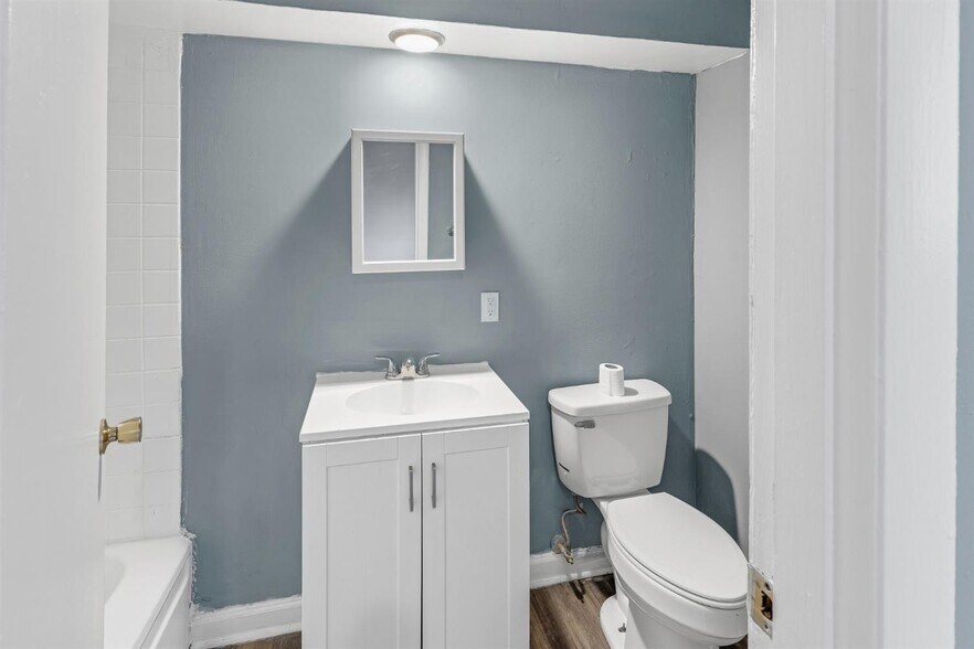 More Photos Of 1320 Parrett St, Evansville Apartments For Sale