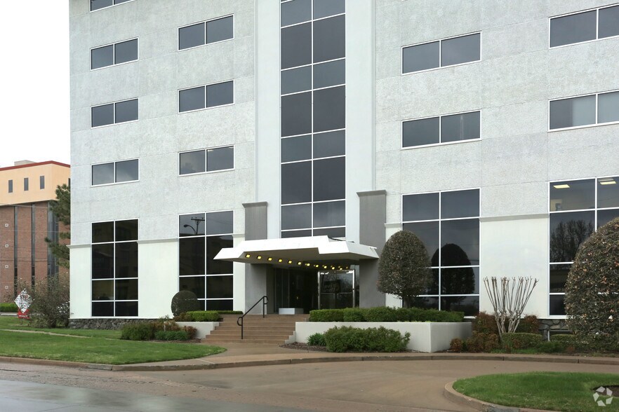 More Photos Of 2121 S Columbia Ave, Tulsa Office For Lease