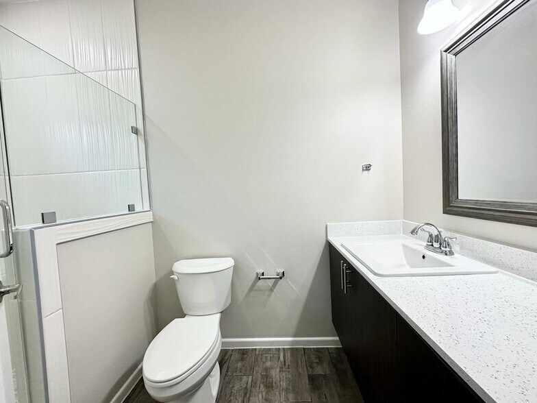 More Photos Of 1300 S Yankton St, Alton Apartments For Sale