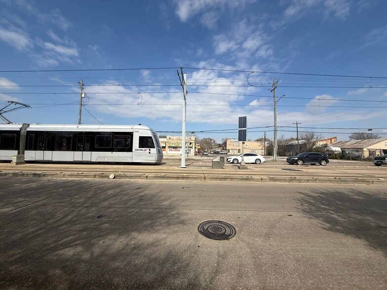 More Photos Of 5229 Griggs Rd, Houston Storefront For Sale