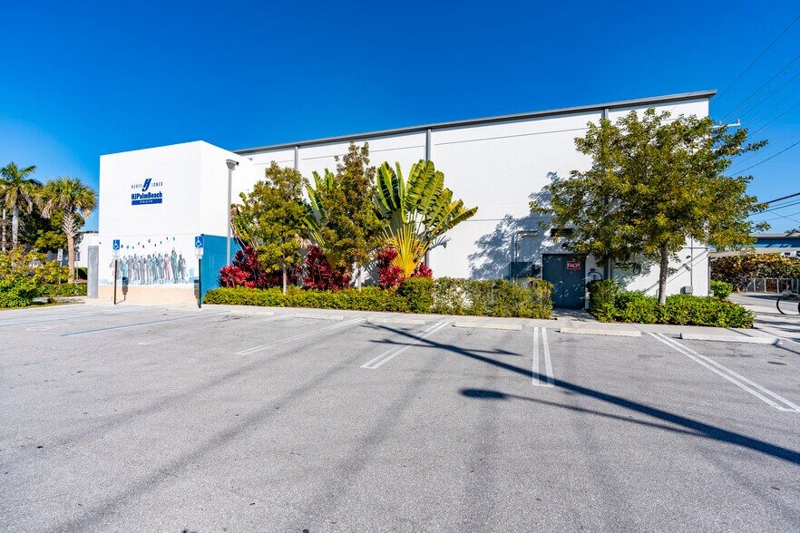 More Photos Of 1014 N Dixie Hwy, Lake Worth Beach Loft Creative Space For Sale