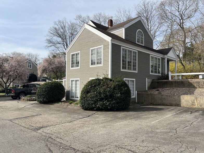 Primary Photo Of 23 Woodland Rd, Madison Office Residential For Lease
