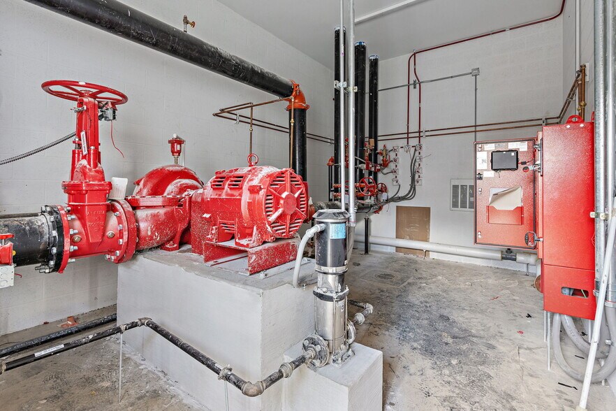 More Photos Of 100 Spontex Dr, Columbia Warehouse For Lease