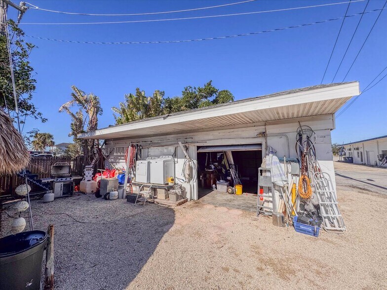 More Photos Of 17671-17681 San Carlos Blvd, Fort Myers Marina For Sale