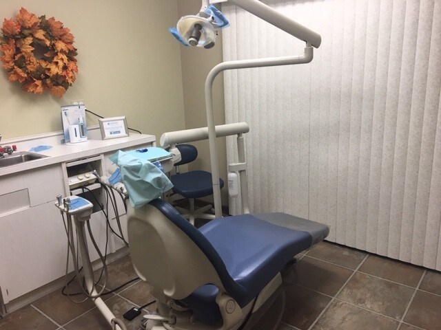 More Photos Of 77 E Crystal Lake Ave, Crystal Lake Medical For Sale